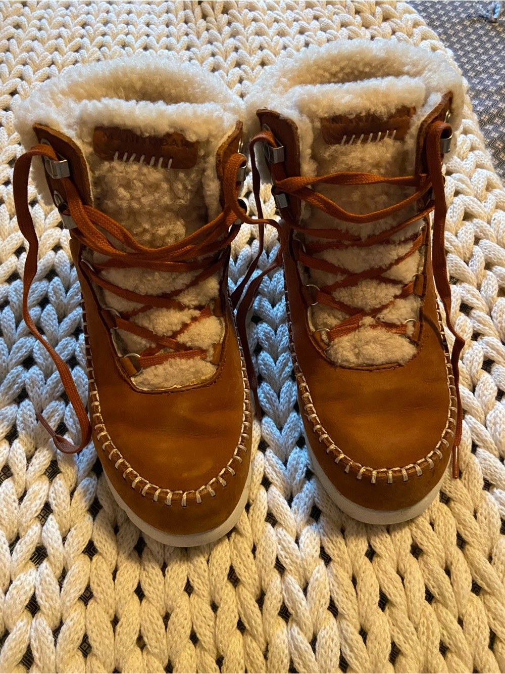 Manitobah Pacific Hiker Shearling Suede Ankle Boot Sz 6. New